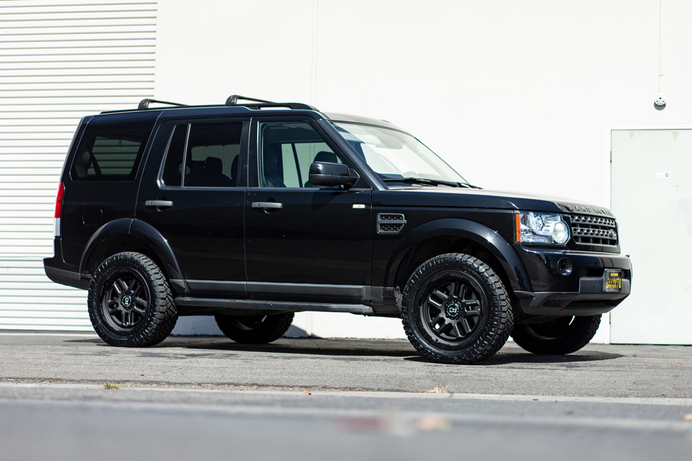  Land Rover LR4 with Black Rhino Barstow